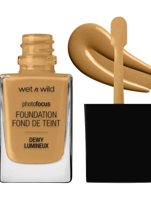 Base Photo Focus DEWY  Wet N Wild Caramel